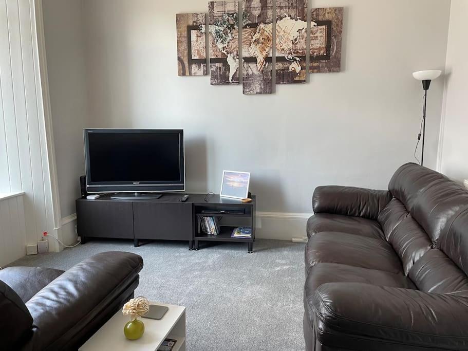 5 Minutes From Loch Lomond - Newly Renovated Ground Floor 1-Bed Flat Bonhill Exterior foto