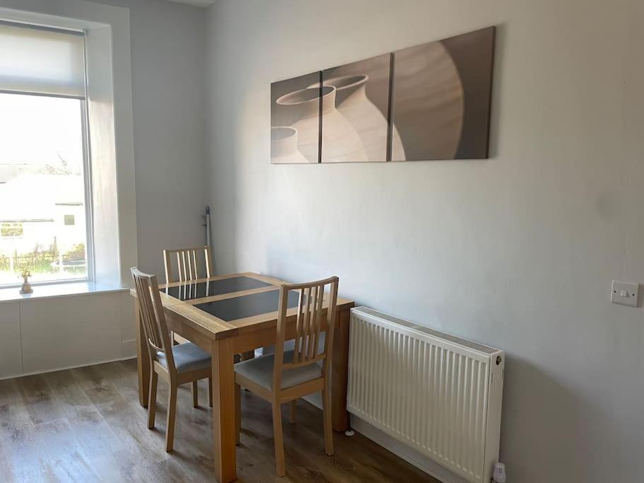 5 Minutes From Loch Lomond - Newly Renovated Ground Floor 1-Bed Flat Bonhill Exterior foto